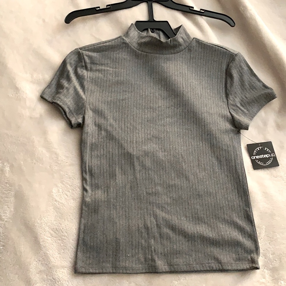 Gray Fitted Shirt !